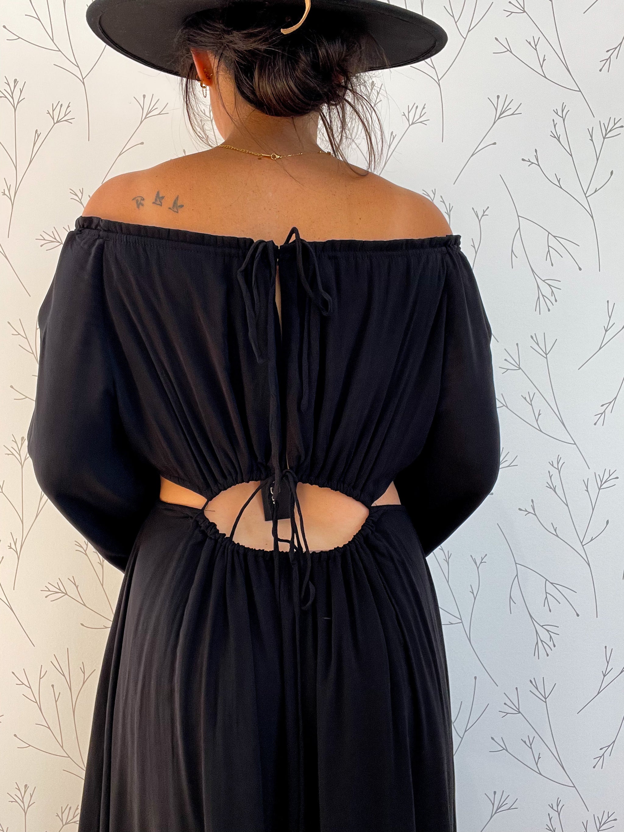 Waist Cut Out Relaxed Fit Maxi Dress