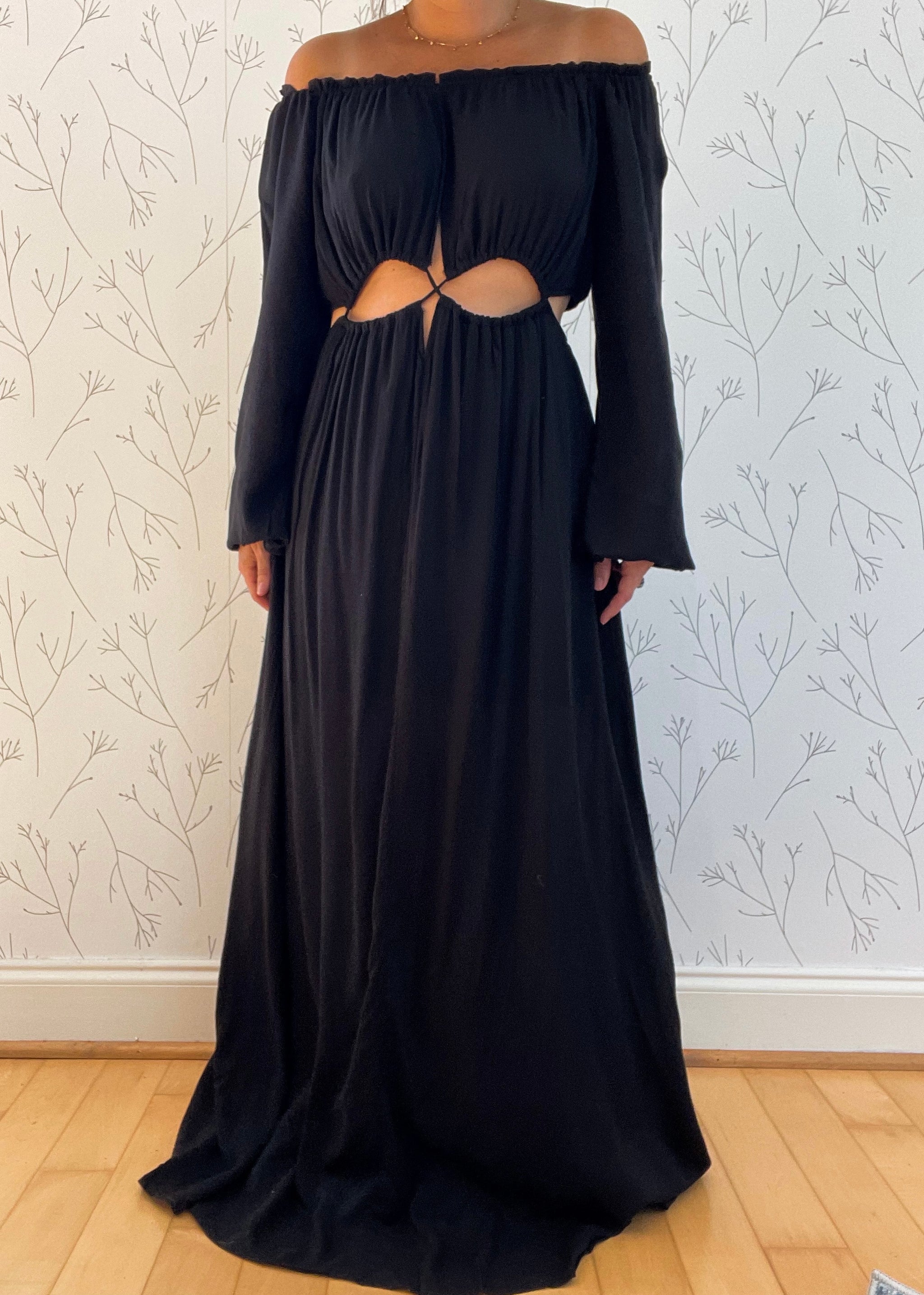 Waist Cut Out Relaxed Fit Maxi Dress