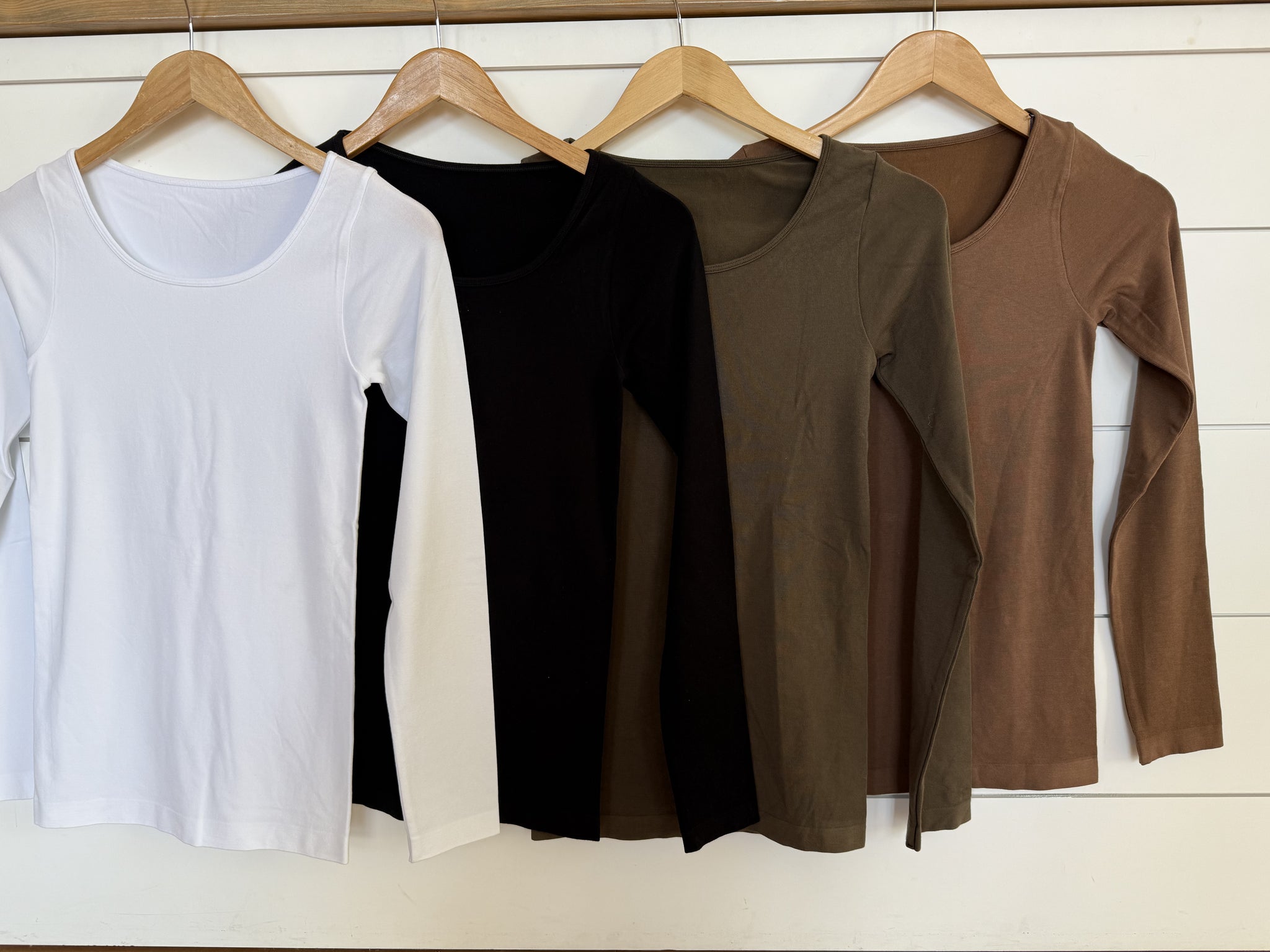 Solid Long Sleeve Round Neck Basic Layering Top