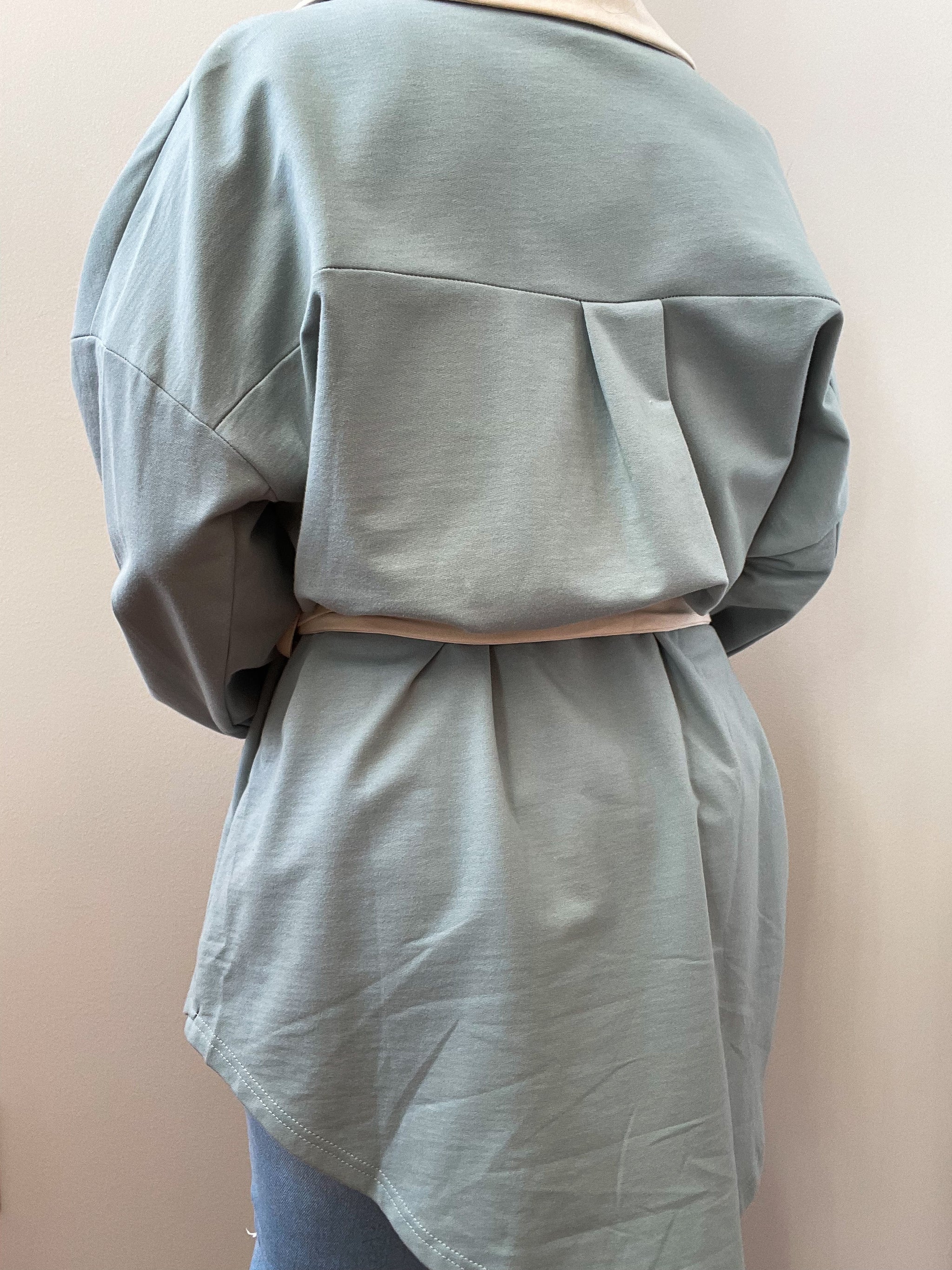 Contrast colorway shacket w/ belt