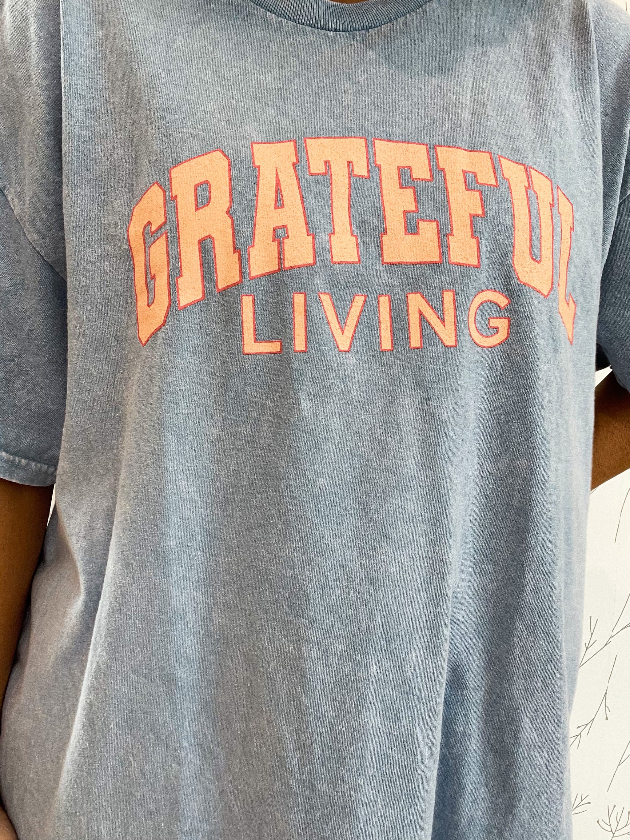 "Grateful Living" Graphic Tee