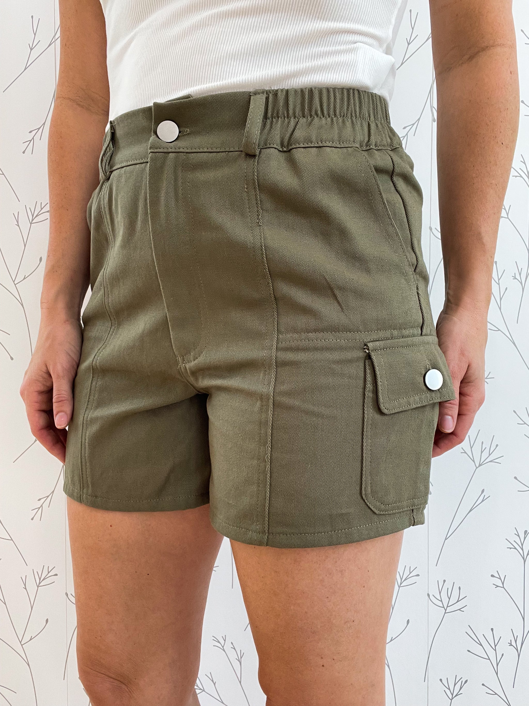 Cargo Pocket Elastic Waist Shorts