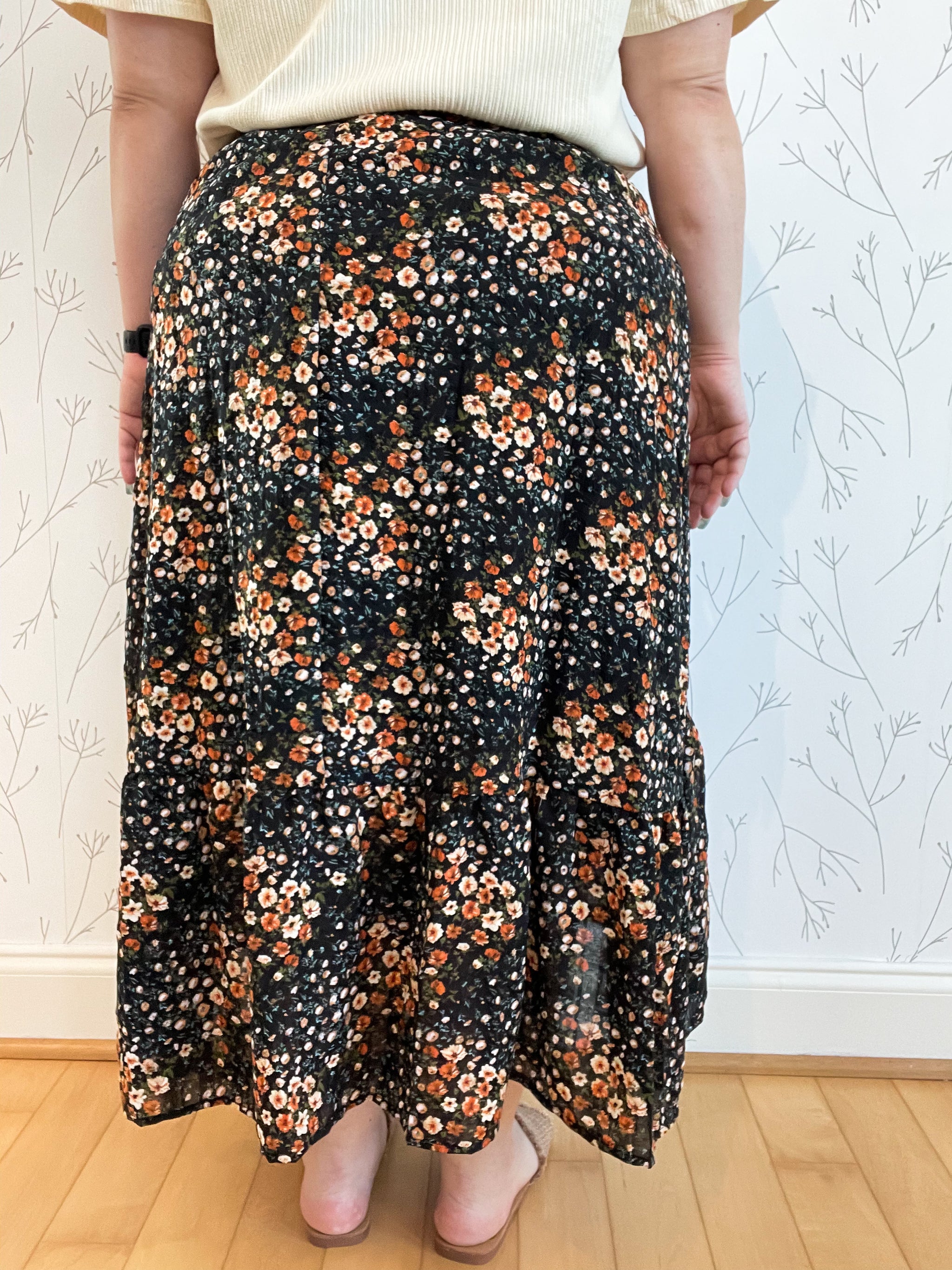 Floral Print Asymmetric Midi Skirt - (Plus)