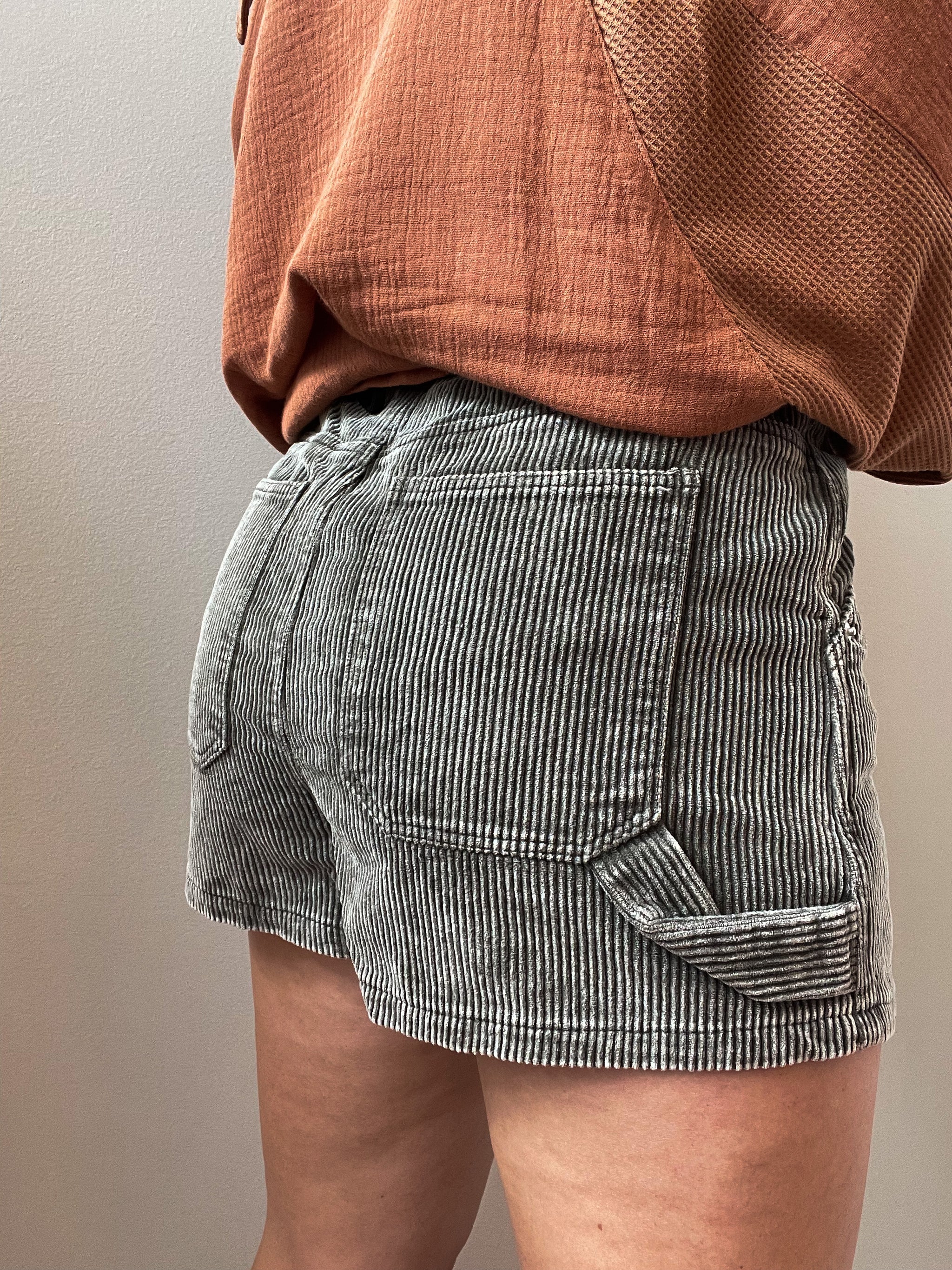 Light Washed Corduroy Shorts W/Side Pocket