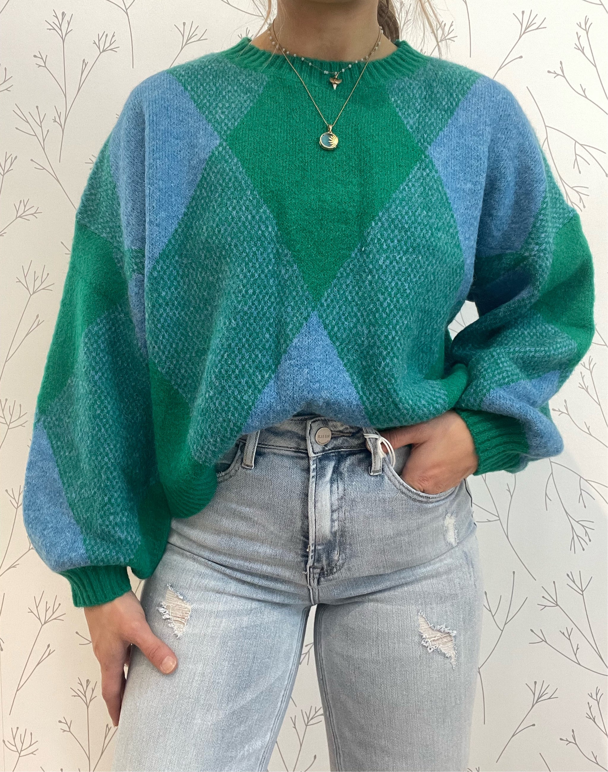 Crop Pullover Sweater w/ Round Neck